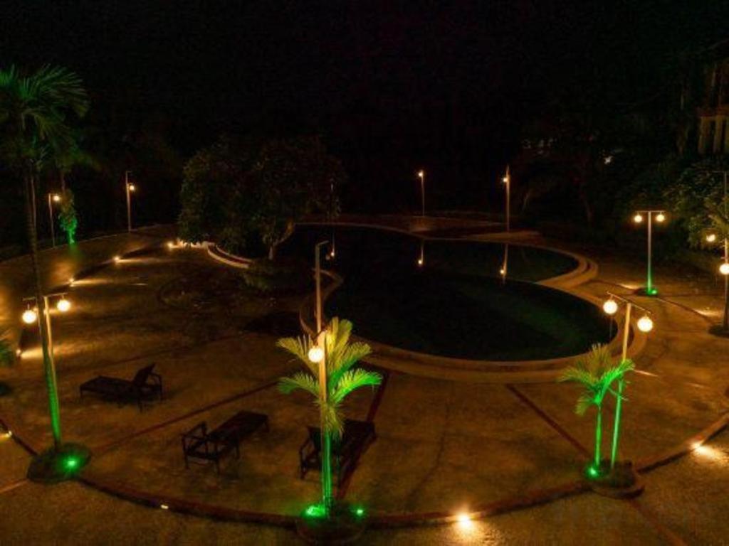 Xishuangbanna Hotel Managed By Xandria Hotel Luang Prabang Exterior foto