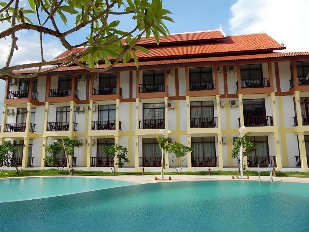 Xishuangbanna Hotel Managed By Xandria Hotel Luang Prabang Exterior foto